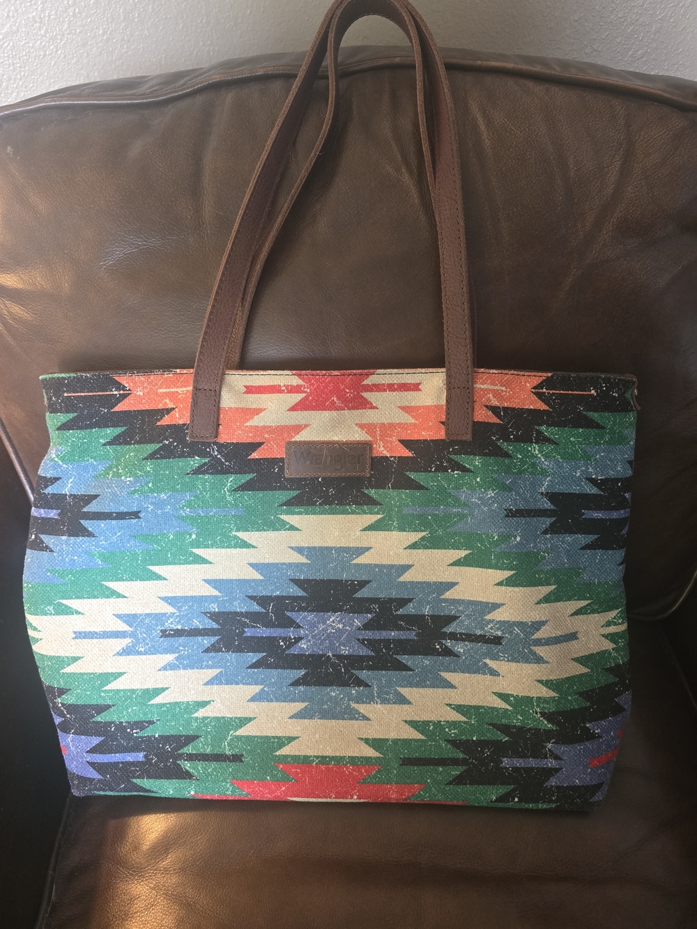 Wrangler Canvas Aztec Pattern Tote Bag in Multicolor Approx Size 19x13"